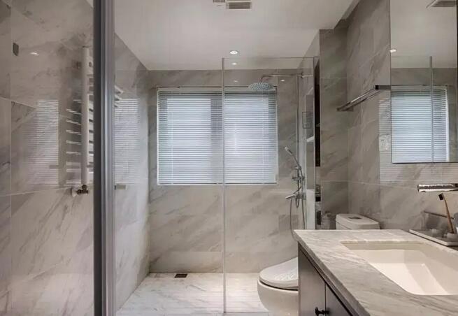 衛(wèi)生間裝修小技巧，告別濕暗臭！