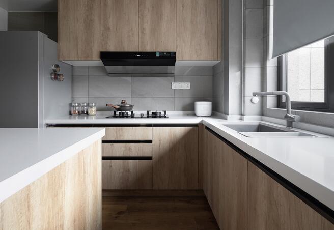 實用又美觀的廚房布局設(shè)計